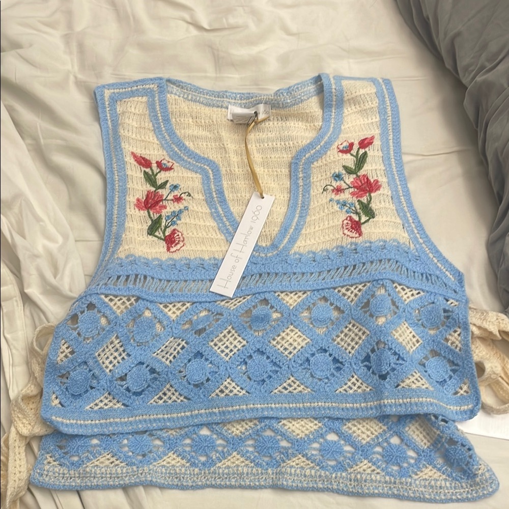 House of Harlow 1960 Crochet Blue & Cream Floral Knit Tank